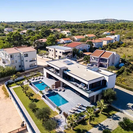 Suva Punta Luxe * Vir