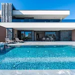 Вилла Suva Punta Luxe Вир