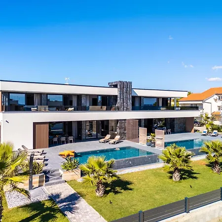 Suva Punta Luxe Vir
